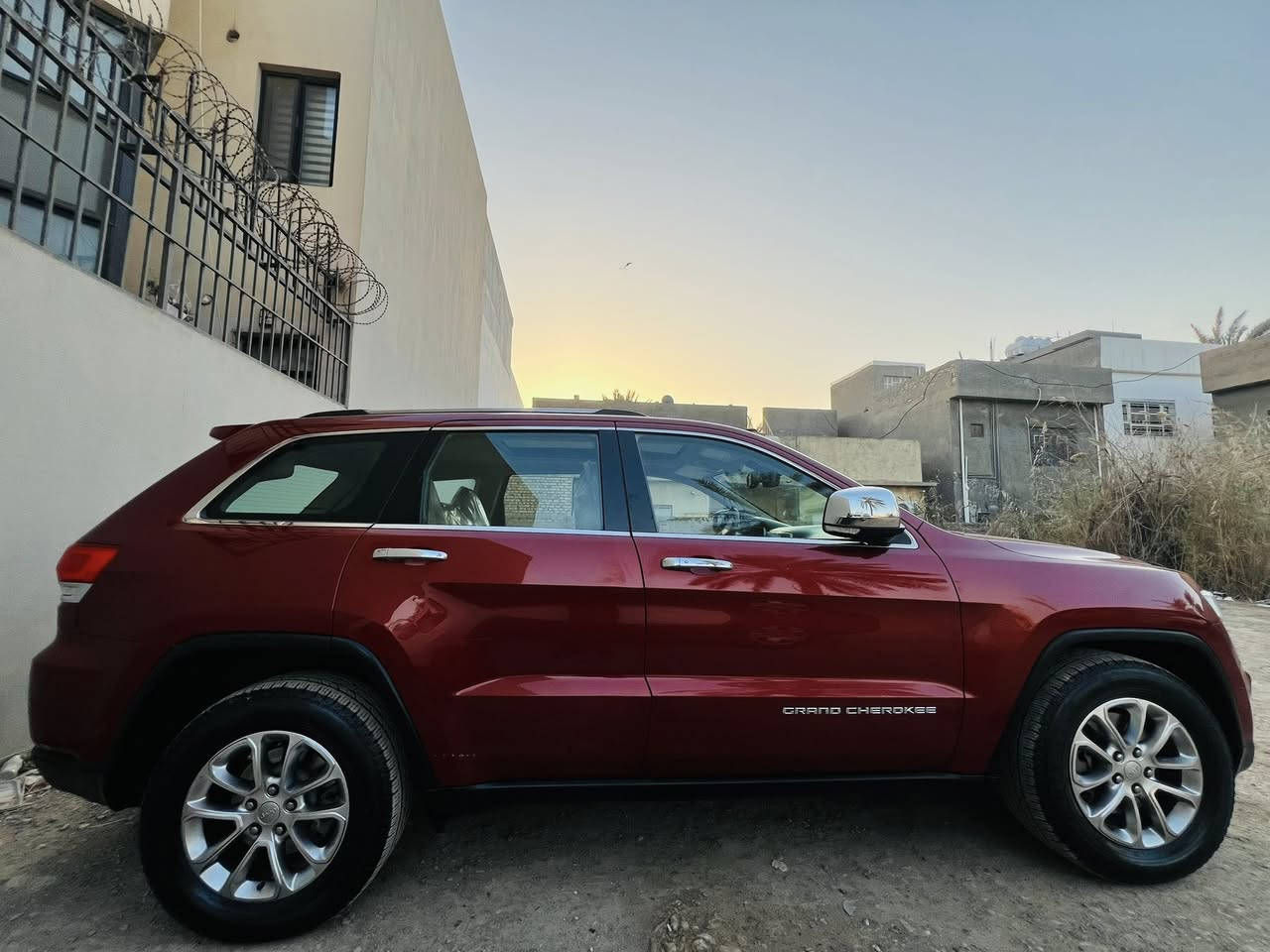 سلام عليكم من رخصه الادمن
جيب لمتيد 2014 ( خـليـجـي )
ماشيه 92 الف 
 فول مواصفات ١/١  لمتدد 
حجم المحرك: 3600
فور ويل 4/4 ماوس 
دبل سلايت بانوراما 
شاشه جبيره 
شفتات ستيرن 
جنطه كهربائي شفط 
دبل كزوز خلفي 
حساسات اماميه + خلفية 
سستم صوت 12 سماعة 
دمامي خلفي بلصندوك
اوتو بارك مساعد اصطفاف
قطعتين تبريد ثلج 
كشن خزن ميموري 3 وضعيات
 مقاعد جلد اصليه  بيجي 
كهرباء (تدفئة
تدفئه بلاستيرن 
مري  شفط 
مري قلاب ويه ال R
يدات ستيل اصل 
الداخل صاج ملكي  
 نظام_خرائط(نظام ملاحة)_Navigatio
 كامرة خلفية دوارة اصلية
 استيرن كهرباء +  تدفئة
 فول تحكم استيرن (جهتين امامي + جهتين خلفي) 
 ناقل حركة ٨ نمر
 نظام سبورت s
 نضام اقتصادي
 مري _جانبي_تدفئة مرايا_جانبية_حساسة_للضباب_تعمل_
تلقائياً + اشارة بالمري 
 لايت عدسة زينون يصعد وينزل ويه الستيرن 
كشافات زنون 
زراكات لايت 
كلوب طوارء بلجنطه 
صدر جديد  باتري جديد تخم تاير جديد 
السياره رقم بغداد دولي باسمي تحويل مباشر 
 ملاحظه السياره من الشركه يمنه ع ايد وحده كفاله عامه عدا ملاحظتين السياره من الشركه يمنه 
الاتصال او واتساب 
***********
