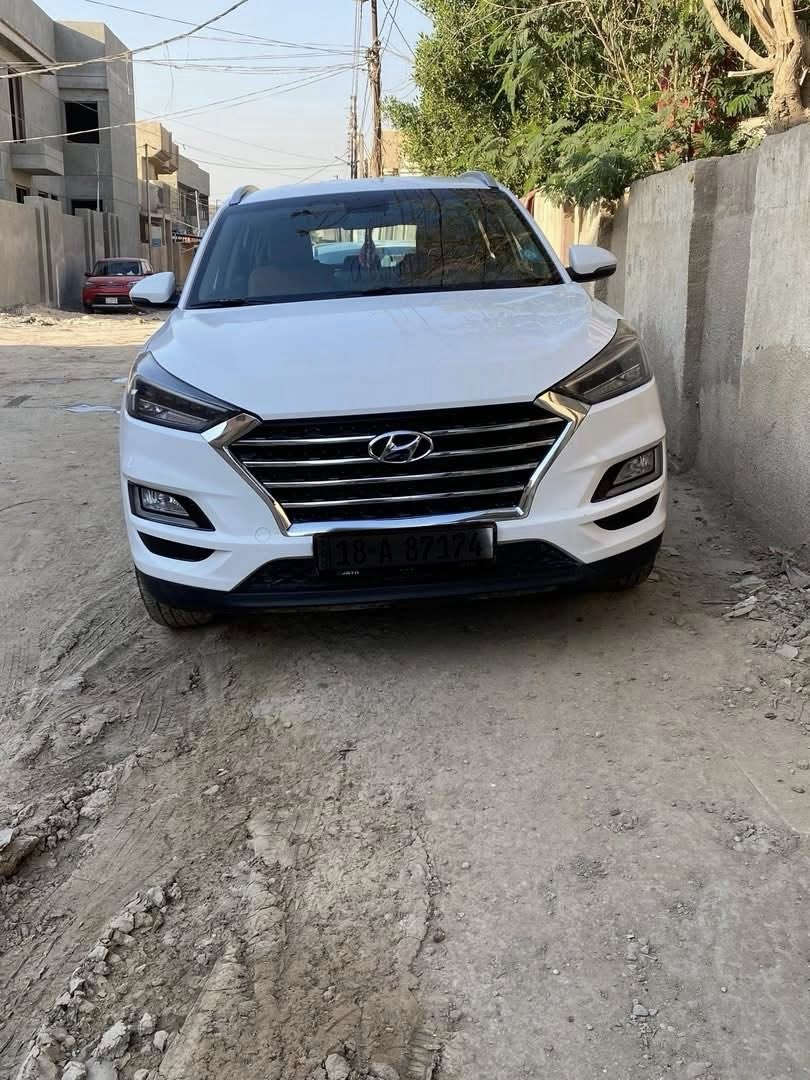 سلام عليكم للبيع توسان 2019شركت الكاصد رقم بابل سياره جديده بمعنه الكلمه لسياره ماشيه 69حقيقي وعل فحص اسبير ما نازل 
لموصفات 
داخل صاج 
خمس عدسات 
لد نهاري 
كشنات ٢كرهباء 
كامره اماميه 
كامره خلفيه 
بصمت ابواب 
تبريد ثلج 
دخول ذكي 
مكينه 2000
المكان بابل قريب العلويه شريفه 
لسعر ١٩٥وبيه مجال حك جيتك 
لرقم ***********
