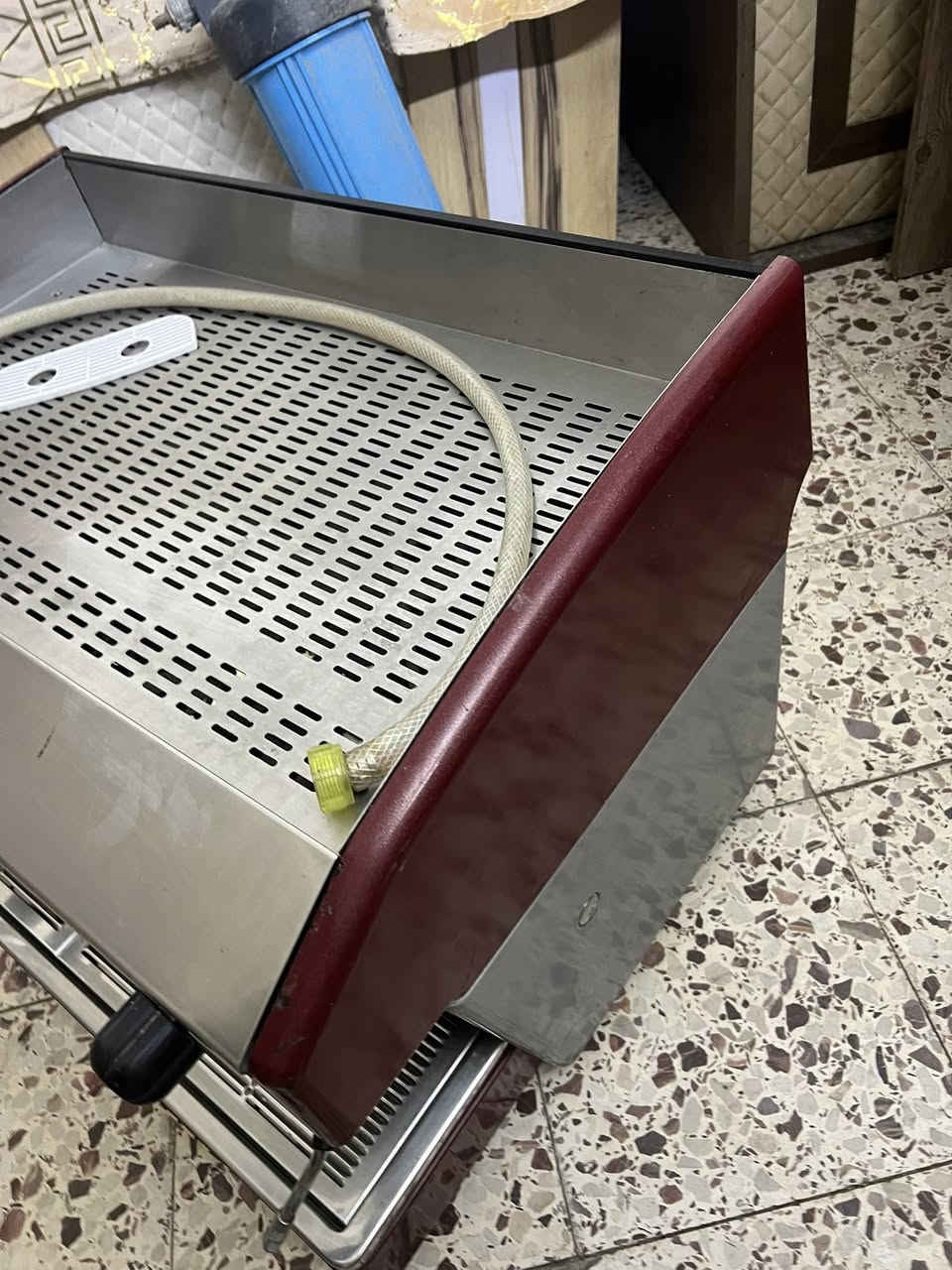 السلام عليكم مكينه نوعWEGA مستعمله فتره قصيره  التفاصيل. مقبضين بخار. رأسين تحضير. وعداد ضغط. المكينه نظيفه تحتاج بس لغسل داخلي 

***********
