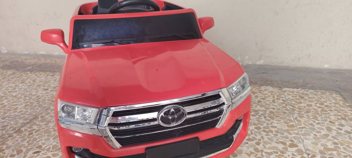 سيارة شحن للأطفال للبيع بسعر 125 للاستفسار : ***********
