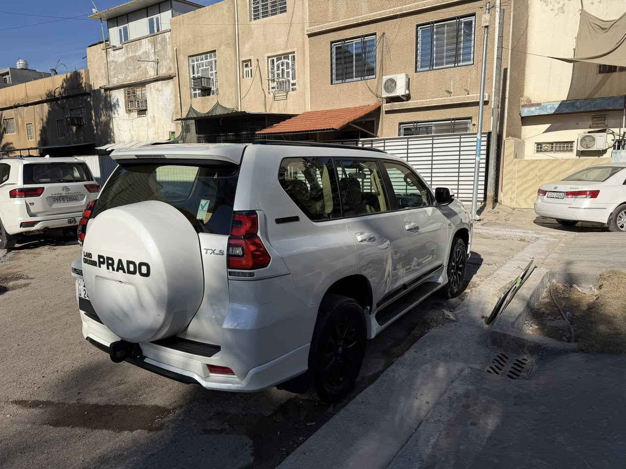 تويوتا برادو :: مد نايت رقم بغداد
موديل 2021 ••• TXS ••• SAS
_ماشية 47 الف كيلو 
_مكفولة كفاله عامه ماعدا شخط بالباب مصورة فيديو شيروحلة تصليح اني اخسرة ما مصلح باقي نفسة 
_كشنات كهرباء
_حجم المحرك V6
_مفتاح التشغيل بصمة
_فتحة سقف سلايد روف
ABS_
_فور ويل
_شاشة اصلي
_كامرا دوارة
_حساسات خلفية
_لايت زينون + LED
_كشافات زينون
LED بك لايت_
_حجم الاطارات 19
_مثبت سرعة
_المودات والاوامر الصوتية
_حركة المقاعد الامامية كهرباء
_نظام تبريد للمقاعد الامامية
_مقاعد عدد 7
_مقاعد جلد
_تبريد شاشة
_ثلاث قطع تبريد
_ثلاجة
_شاشة لتحكم التبريد الخلفي
_نظام نزول منحدرات
_نظام مانع تزحلق
_نظام حساس اطارات
SPORT_
_اشاير بالمري والمري قابله للطي
USB مخرج_
Bluetooth_
_مخرج منفذ الطاقة
_حاملات اكواب
_هوك خلفي
مكان السيارة بغداد شارع فلسطين 
للاستفسار الاتصال بالرقم ***********
