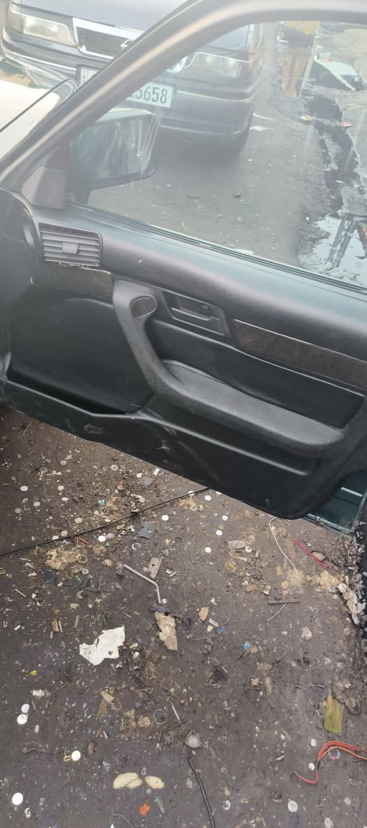 بي ام 540 للبيع سياره جديده سعر السياره 85 وبها مجال قليل مكاني موصل برطله ***********
