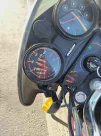 باجاج بوكسر كلاسك 2023 رقم بغداد باسمي ومامشتغلة دليفري الدراجة بلادية...