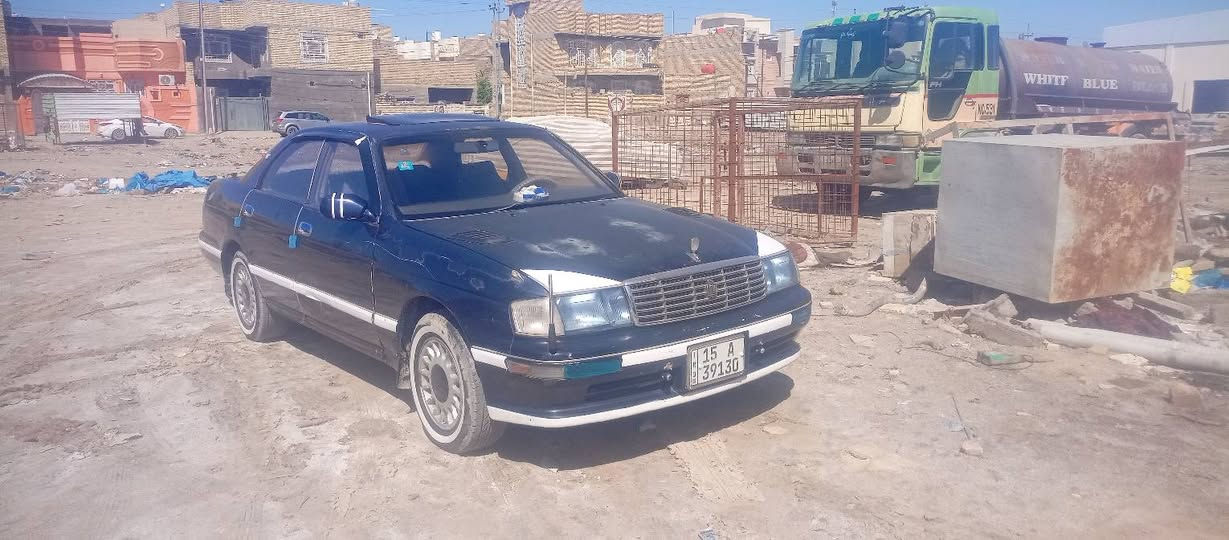 سلام عليكم سياره بطه كراون للبيع موديل 93 رقم نكليزي مداور ثاني يوم عوزه منضومه تبريد وجام الوره عاطل سياره جاهزه سعر 40 وبيها مجال للشراي قليل رقم ***********
