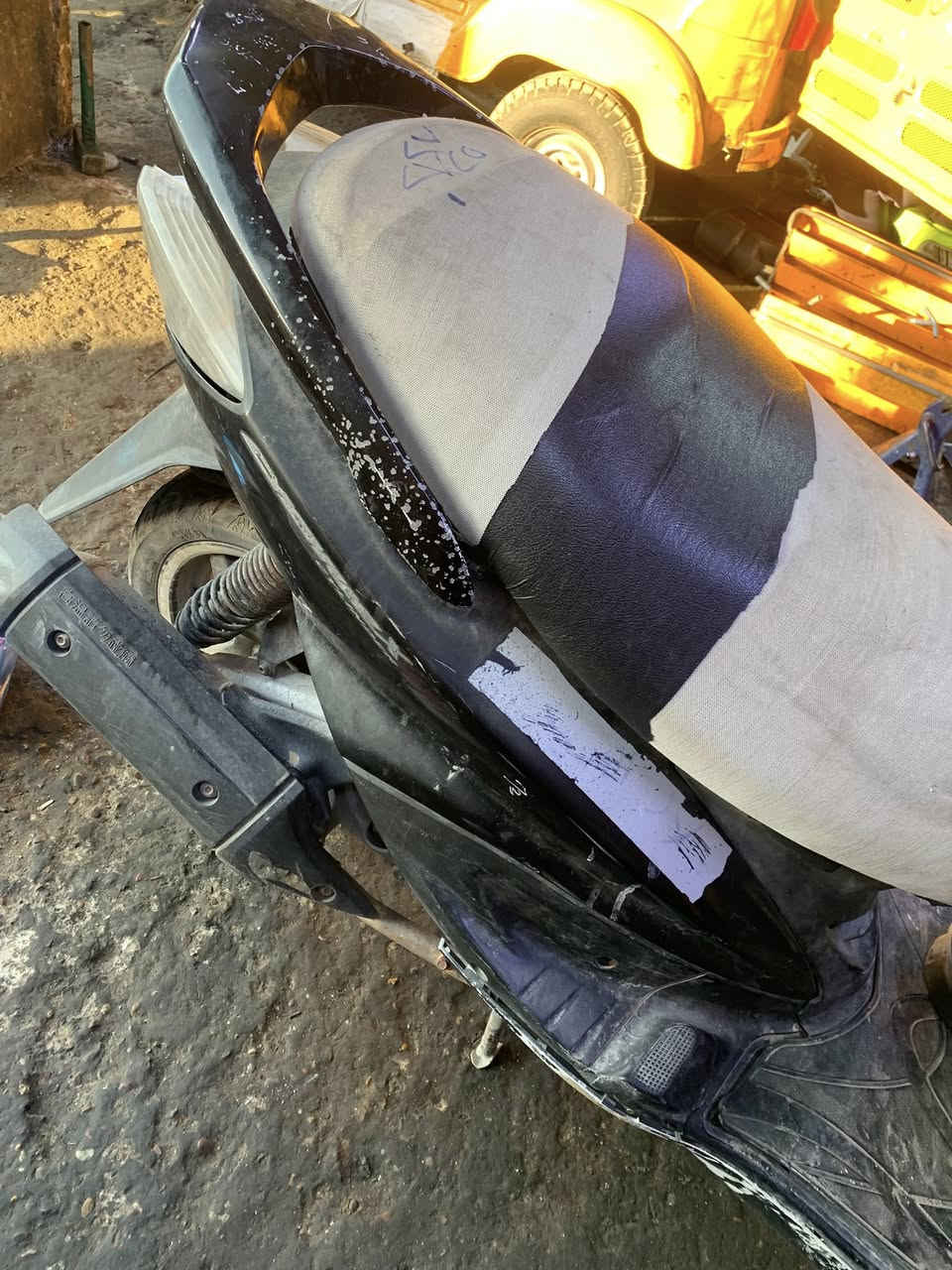 كفرات سكنس نثية للبيع وياها المازدة الأمامية وسبايدر وياهن كفرات بلادية موًتجاري سعر ٦٠ وبيهن مجال المكان بغداد مدينة صدر رقم ***********
