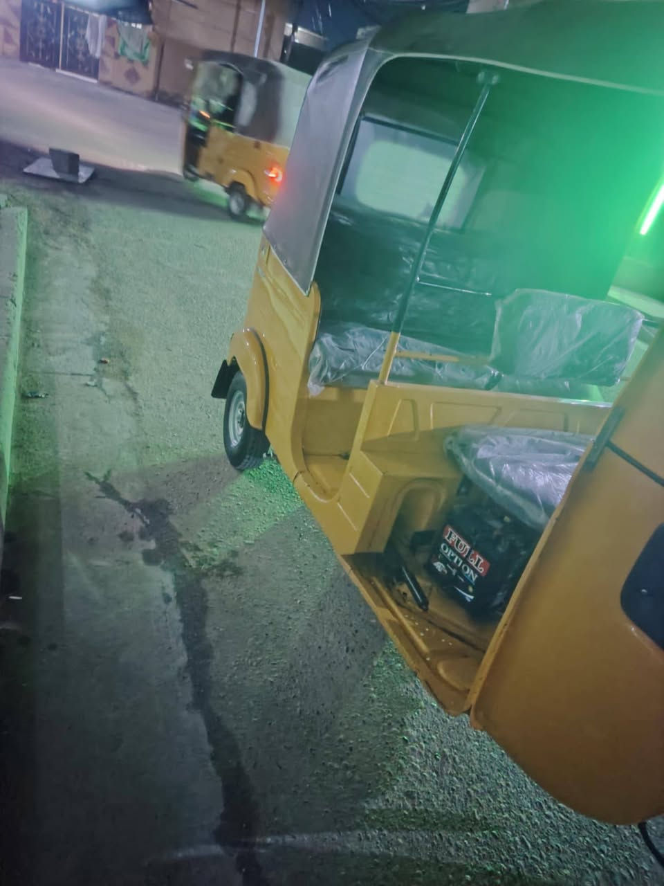 سلام عليكم تكتك عشرين للبيع مكاني جسر ديالى للستفسار 
***********سعر 7ملاين وبيهة مجال
