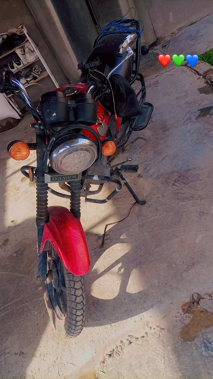 السلام عليكم اخوان دايوان موديل 21اخوان مكفولة كفالة عامة الدراجة كلشي مابيهة شغالة كلهة استعمال شخصي الدراجة السعر مليون 400 وبيهة مجال الاستفسار ***********  اتصال واتساب متوفر  العنوان كربلاء مركز مدينة
