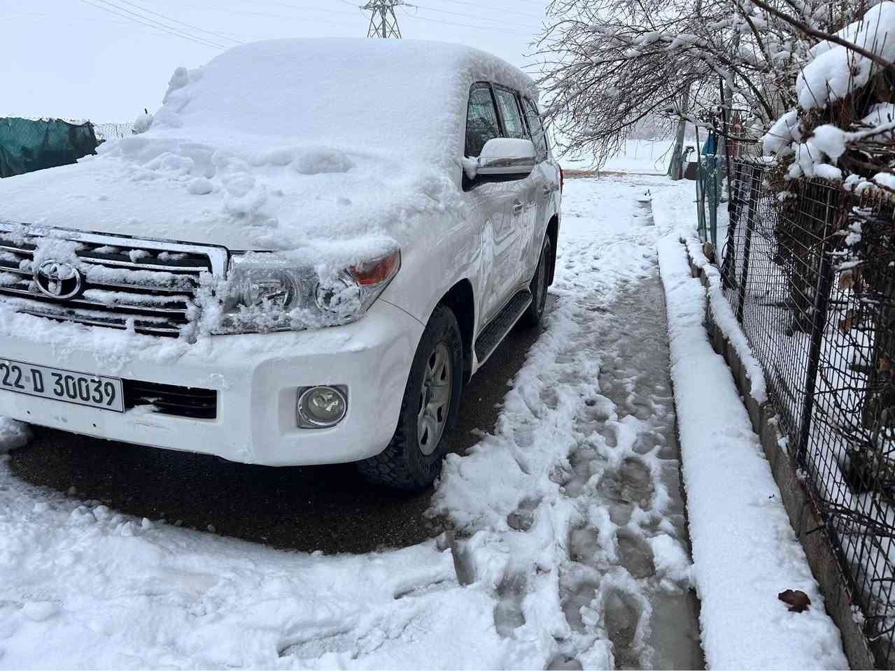 تويتا لاندكروزر موديل ٢٠١٣ مواسه فاتي G سپي به فري هجي پيوه نيه لوك گيرو مه كينه ي به شرت سپانه ي لي نه دراوه سه نوي تازه  ***********. *********** شمشمل, السليمانية
