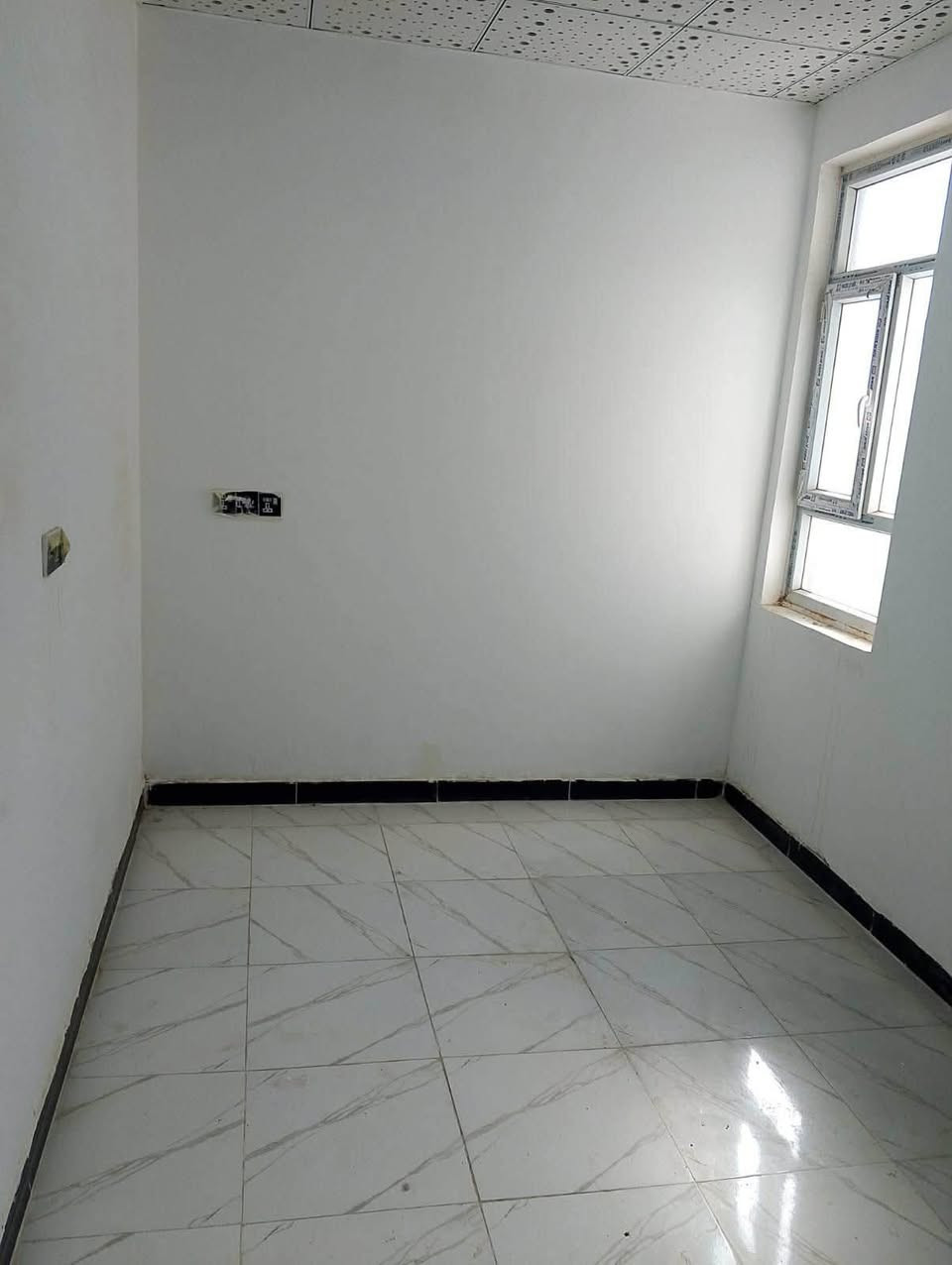 بيت للايجار 50 متر 
نجف حي النداء شارع المجمعات عمود 54 
شارع 60 العرضي الأول قرب المدارس..
..... طابقين.....
الطابق الاول يحتوي على غرفة وصالة ومطبخ وصحيات.
الطابق الثاني يحتوي على غرفتين وصالة وصحيات.
سعر الايجار 200 الف


**إذا كنت صاحب هذا الإعلان وتريد حذفه لأي سبب، رجاءا أرسل رسالة إلى الدعم الفني**