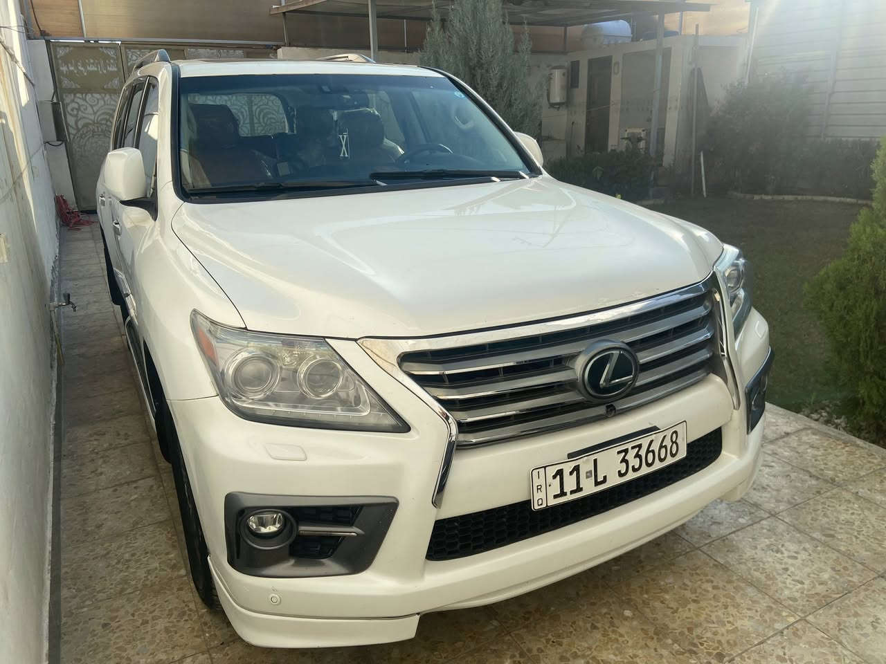 السلام عليكم
 سيارة لكزز موديل 13  بيها 3 قطع صباغ
السيارة حلوه 
 السعر 348  سعر مال بيع 
مكان السيارة بغداد كريعات قرب المطاعم 
للاستفسار ***********
