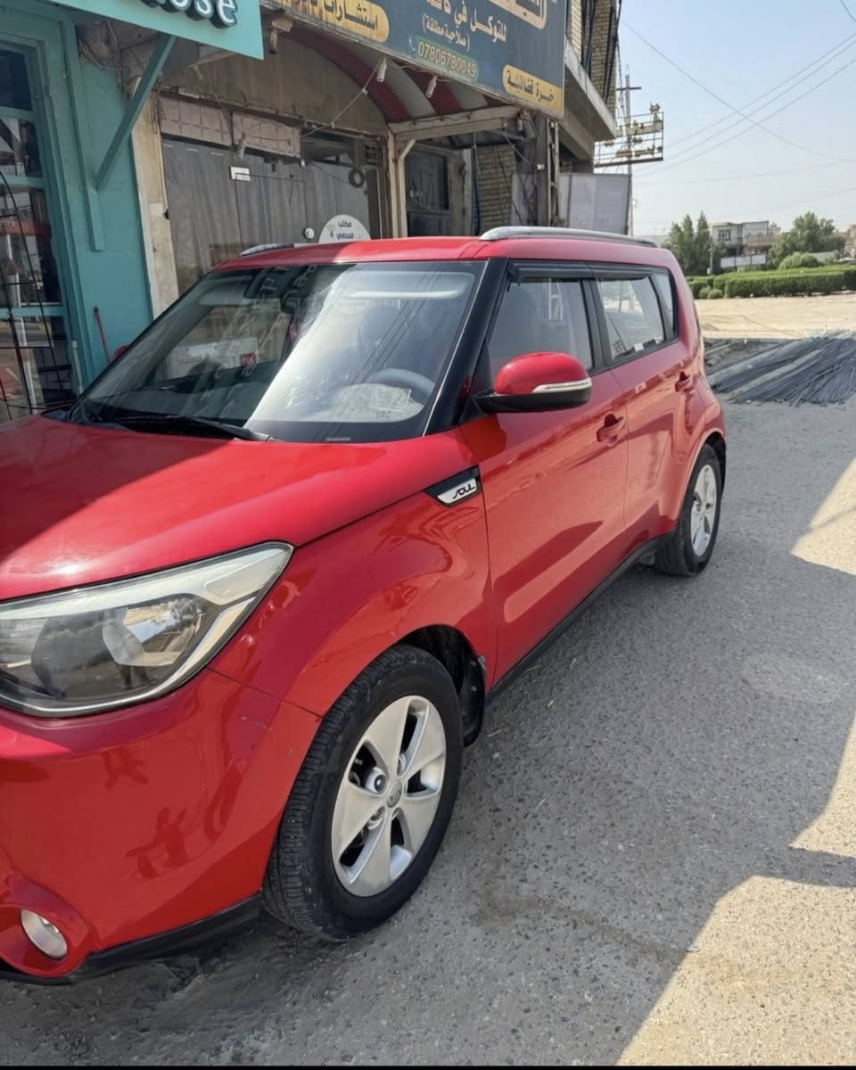 كيا صول 2015
خليجي محرك 1600 
جديدة ماشية 50 
مكفولة عدا بيها بارد بالجنطة صغير مامبين 
للاستفسار ***********
