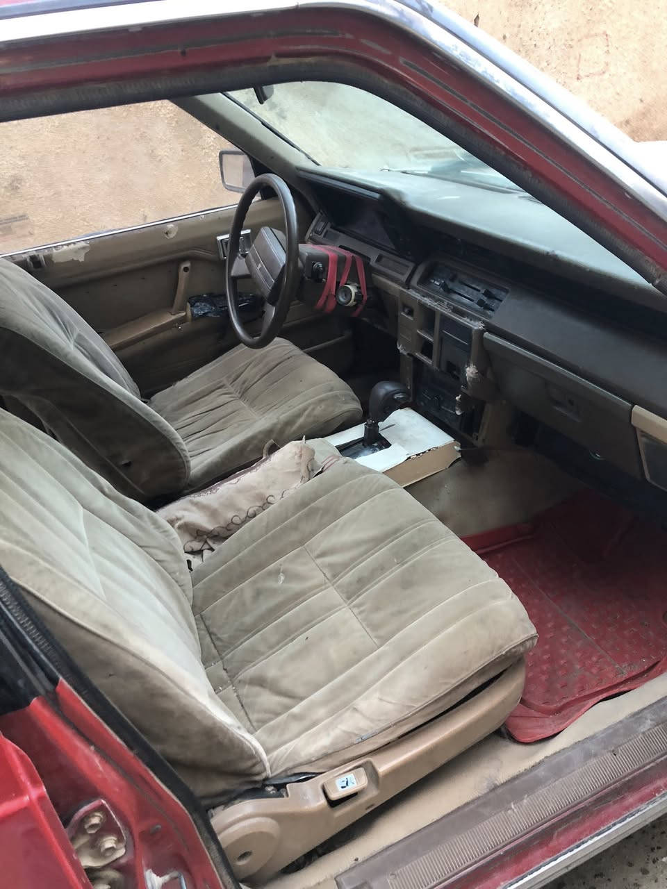 سلام عليكم سوبر كراون موديل 85سياره نضيفه رقم كركوك تحويل ثاني يوم دواخل جدد كير مكينة بطه مكان سياره بغداد 
تصال ***********
