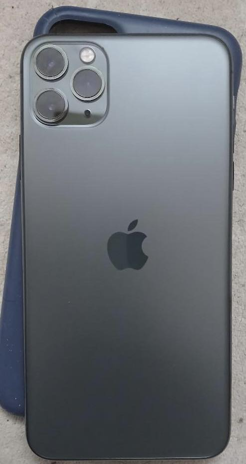 اذا اكو مراوس السلام عليكم ١١برو ماكس ٢٥٦ بطاريه ٨٠ مامبدل بي كلشي على الفحص نضيف السعر ٣٦٥ وبي مجال بسيط عنواني بغداد الدوره ***********
