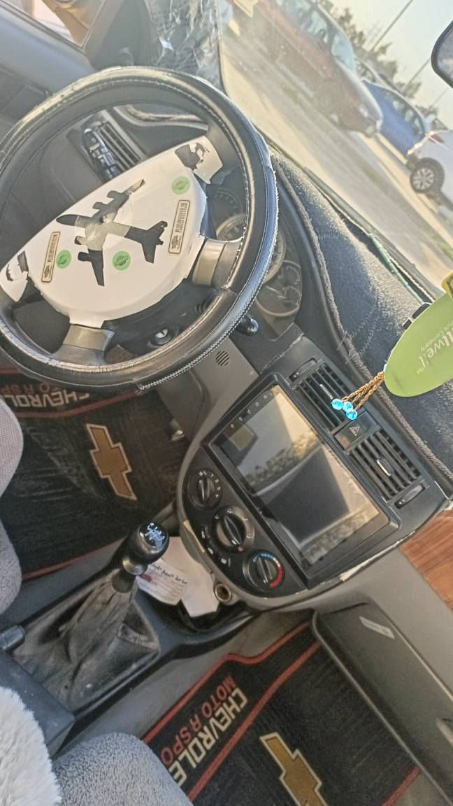 سياره للبيع اوبتره تكسي رقم كركوك سنويه الئ 27 تدفئه تبريد شاشه  سستم سماعات موديل 2005  صدر تايرات كله نضيف دوشمه نضيفه بيه ضربه بل جاملق الخلفي مكان كركوك  بنجا علي *********** كركوك, العراق
