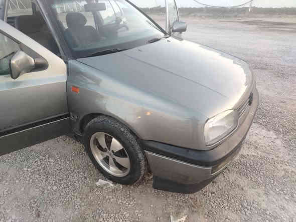 من رخصه المدير كولف مديل ٩٢ اتوماتيك محرك ٢٠٠٠ تبريد شغال صدر نضيف داخلها كلش نضيف محرك قبل شهر شاده جديد هزه جديده سنويه بسمي السعر ٤٨ وبيها مجال قليل لاستفسار اتصل على الرقم *********** مكاني بغداد كاظميه
