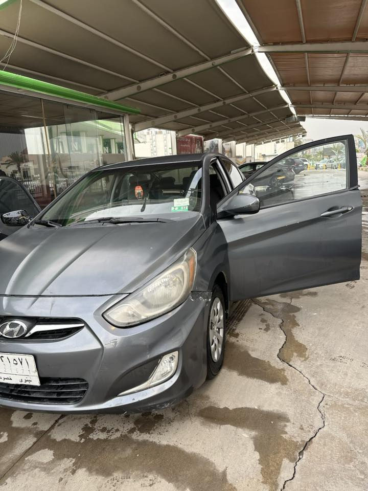 🚗 للبيع: هيونداي أكسنت 2012
السيارة نظيفة ومهتمه بيها استخدام شخصي 

🔧 المحرك (الكير):
✔️ كير محرك ممتاز جدًا
✔️ ما ناقصها شي نهائي
✔️ تمشي ناعمة وما بيها أي صوت
✔️ فحص على راحتك

🚘 المواصفات:
• لون رمادي
• اقتصادية بالبنزين
• مريحة ومناسبة للاستخدام اليومي
• أوراقها كاملة

📍 السيارة جاهزة للتسليم
💰 السعر 80ورقه وقابله للتفاوض 

للاتصال  (‭0784 133 2277‬)
