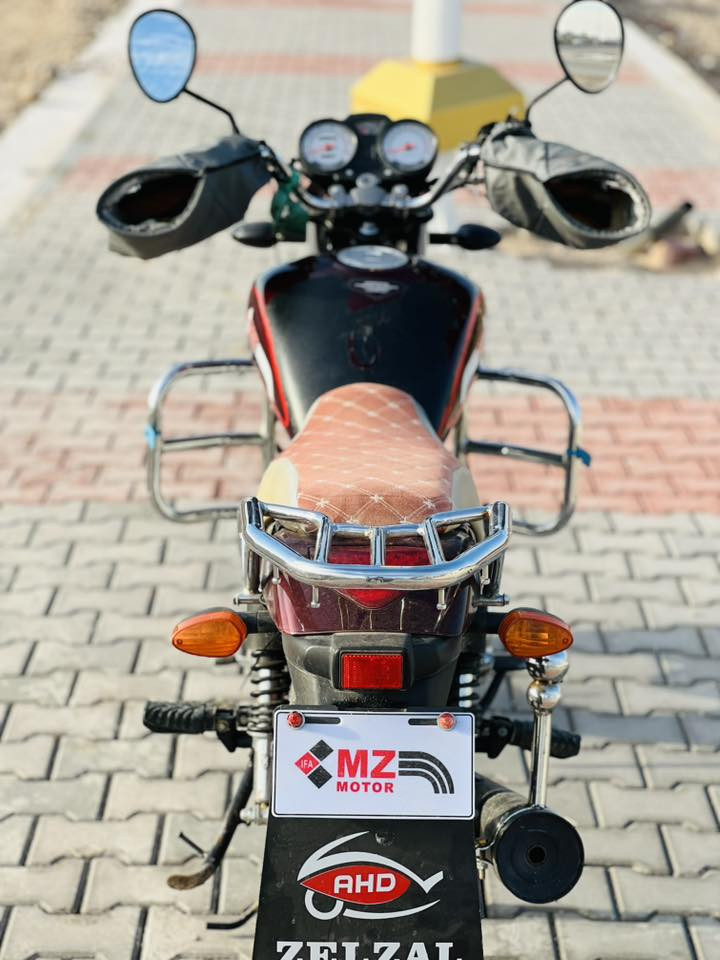 السلام عليكم دراجة للبيع موديل 2024 ماشية 3500 السعر 1600 وبي مجال الرقم ***********
@إشارة
