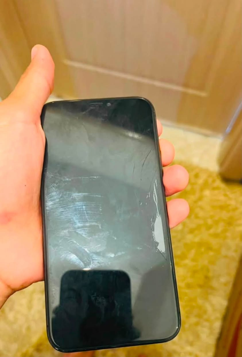 السلام عليكم
عندي 11 برو نضيف 🔥

64قيقا 🔥

بطاريه اصليه 74 تشد ف شحن🔥

تليفون مغير شاشه GX شبه اصليه فاها شق من جناب زي ماموضح مش مأتره 🔥

ومن الخلف ف شق مش مأتر

كميرات ربي يبارك تغطيه  فول 🔥

المكان طرابس المنصوره ❤️

لتبديل ب ايفون او للبيع 

سعر ساوم ❤️

0915056433


**إذا كنت صاحب هذا الإعلان وتريد حذفه لأي سبب، رجاءا أرسل رسالة إلى الدعم الفني**