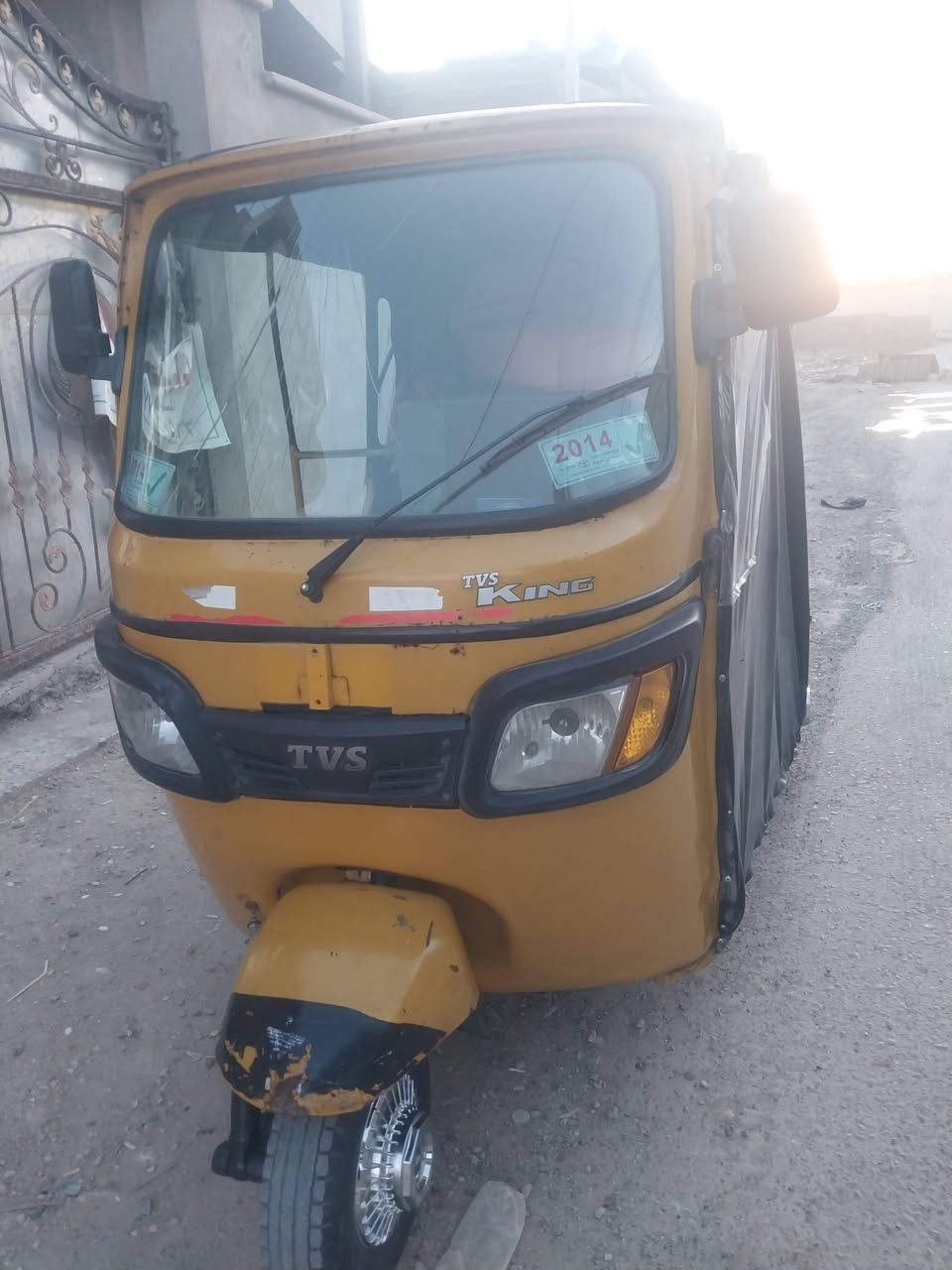 سلام عليكم تكتك للبيع ١٨كامله كبل للشارع ٧وراق كامله كبل للشارع سعر ٣وبيه مجال حق الجيه كلشي موضح بلفيديو مدينه الصدر ***********
