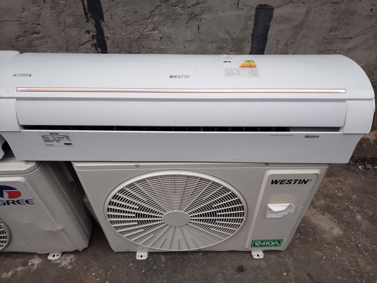 سبالت عدد 2جدد مشتغلات قليل  سبلت وستن 2طن وسبلت كري 2طن واحد مقفول غازة وثاني طار بالغلط شرط الفحص ابيعهن ثنيهن ب525مكان كربلاء ***********
