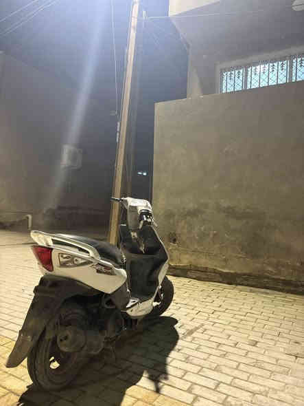 السلام عليكم ماكس مضلع كابريته الدراجه تخبل مكينه خرسه مختمه  لون ابيض اكثر شي مرغوب  ب 800وبيه مجال ***********
