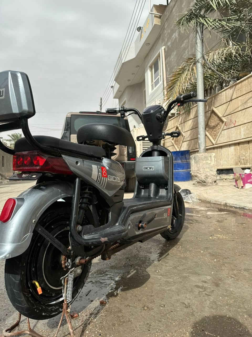 السلام عليكم دراجه شحن للبيع سعر 350وبيه مجال ‪0770 829 8284‬
