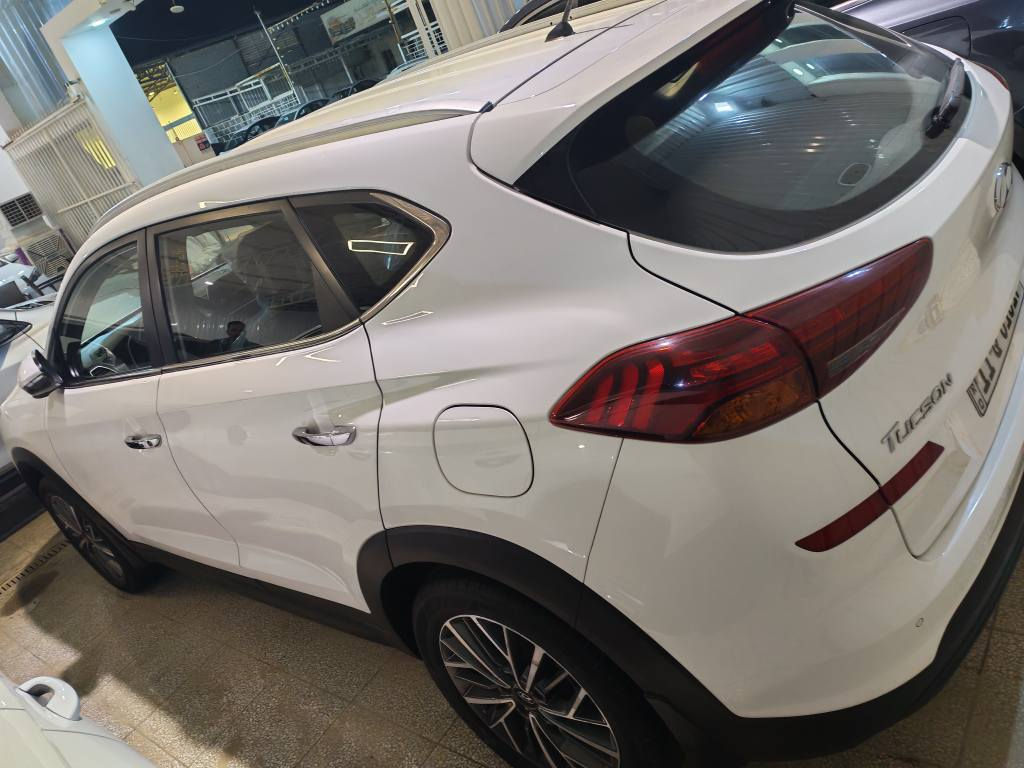 للبيع هونداي توسان موديل 2019رقم بغداد دولي باسمنا فول مواصفات شركة الكاصد ماشيه 120 الف السعر 193 وبيها مجال بسيط مكانه نجف للاستفسار اتصل *********** مواصفاتها 
بصمه تشغيل 
كشنات جلد
كشنين كهربائي
حساس امامي خلفي 
لايت لكزز 5 عدسات
كامره وشاشه 
خمسة ويل كب 
سايد بريك بلرجل وبعد بيها مواصفات اخرى النجف, العراق
