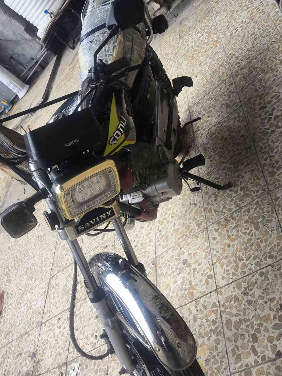 سلام عليكم دراجه ايرانه للبيع موديل 22 اوراق دراجه كلش نضيفه لا تنقيص لا تبخير للبيع مكاني بغداد حي البتول قرب اسواق النخيل السعر 450 وبيه مجال *********** متواجد واتساب
