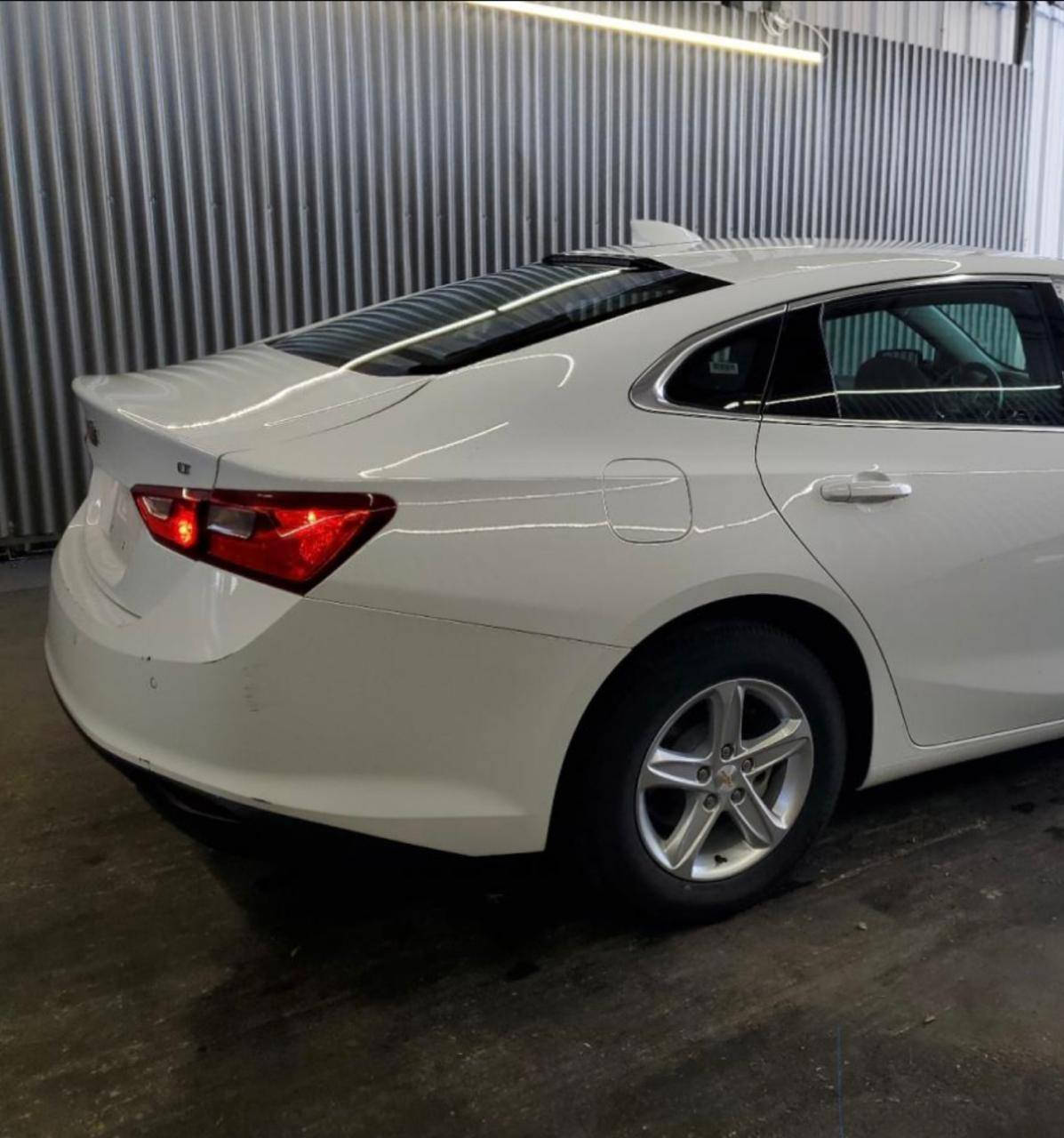 ماليبو 2024
بدون صبغ فقط بارد اسفل الباب 
سياره ما مرقمه موقعها دهوك
135 ورقه سعر نهائي
***********
وشكرا
