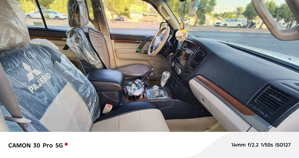 موديل ٢٠٠٨ مكفولة من كلشي السونار مرفق بالصور بدون صبغ بدون بارد بدون تبديل. تخم تاير جديد صدر جديد تبريد ثلج فتحة حساسات كاميرا خلفية كشنات جلد تدفئة وتبريد الكشنات الامامية مكينة ٣٥٠٠.رقم بغداد وهزة جديد.مكان السيارة المحمودية
***********
السعر ١٢٠
