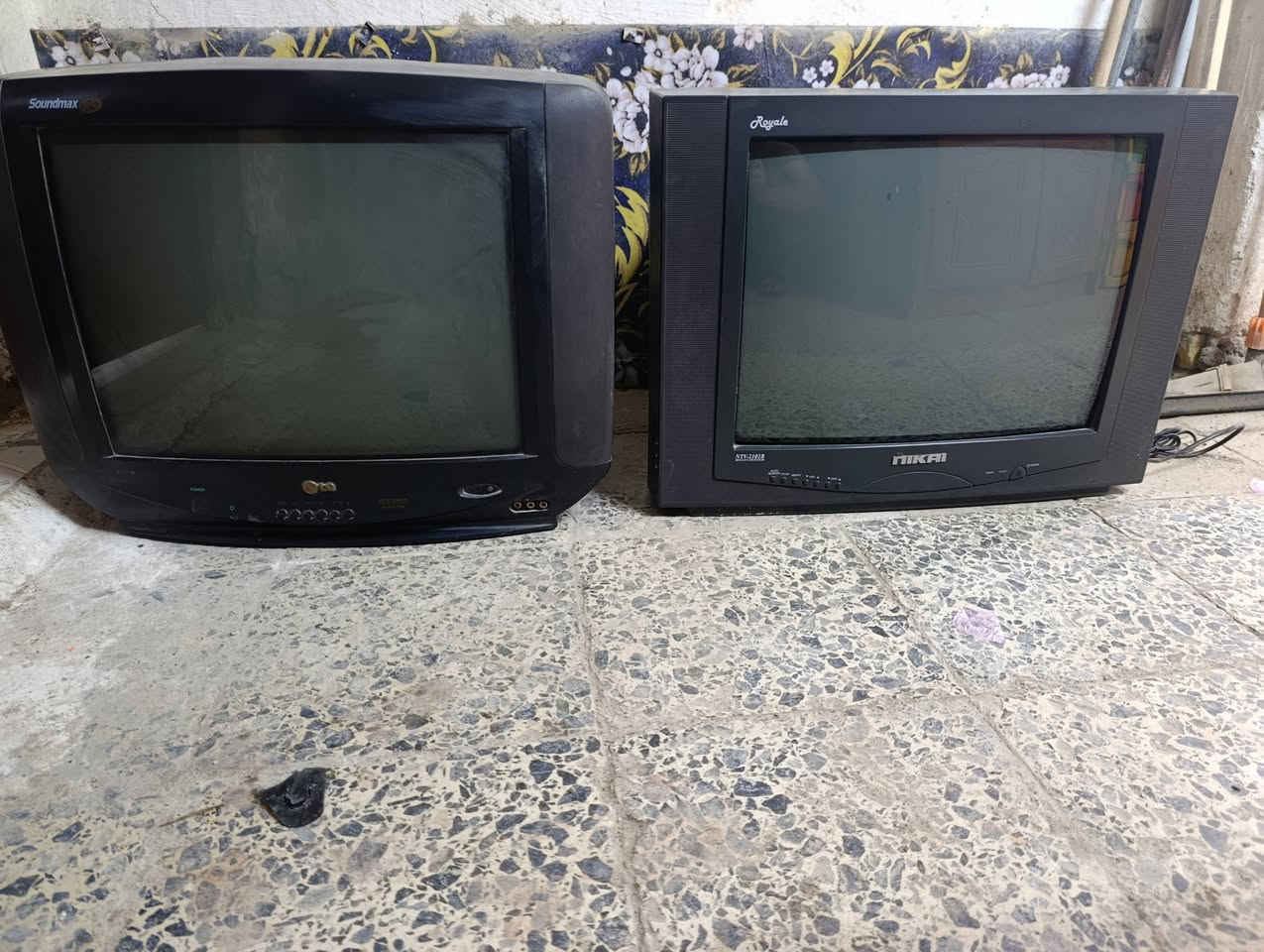 تلفزونات 2 للبيع مكانه ناصريه مركز سعر واحد 25
***********شرط شغلهن بل لا تاخذهن
