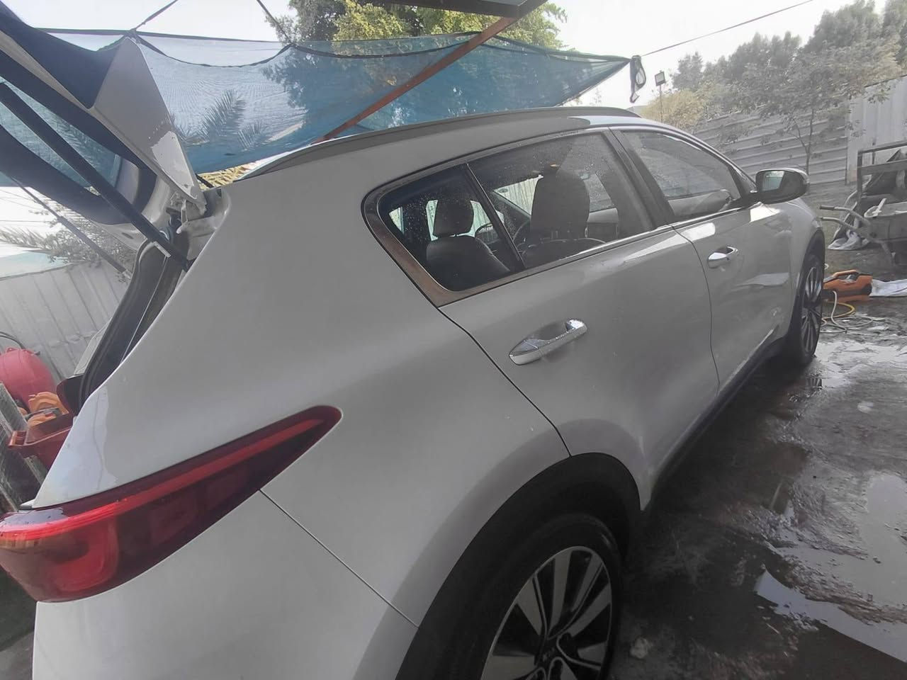 السلام عليكم : 
 سبورتج للبيع موديل 2018 السيارة جديدة بمعنى الكلمة السيارة ماشية 81 السيارة بصمة مكينة 4 سلندر مكينة 2000 جديدة السيارة كما موضح  في السونار 
ملاحظة :  ترهم مراوس بين سورنتو 2020 / 4 سلندر خليجي بيه صبغ 
مكان السيارة :  نجف
الهاتف:  ***********
