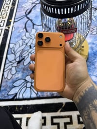 آيفون 11 • شاشة اصليه • غراضه كامله