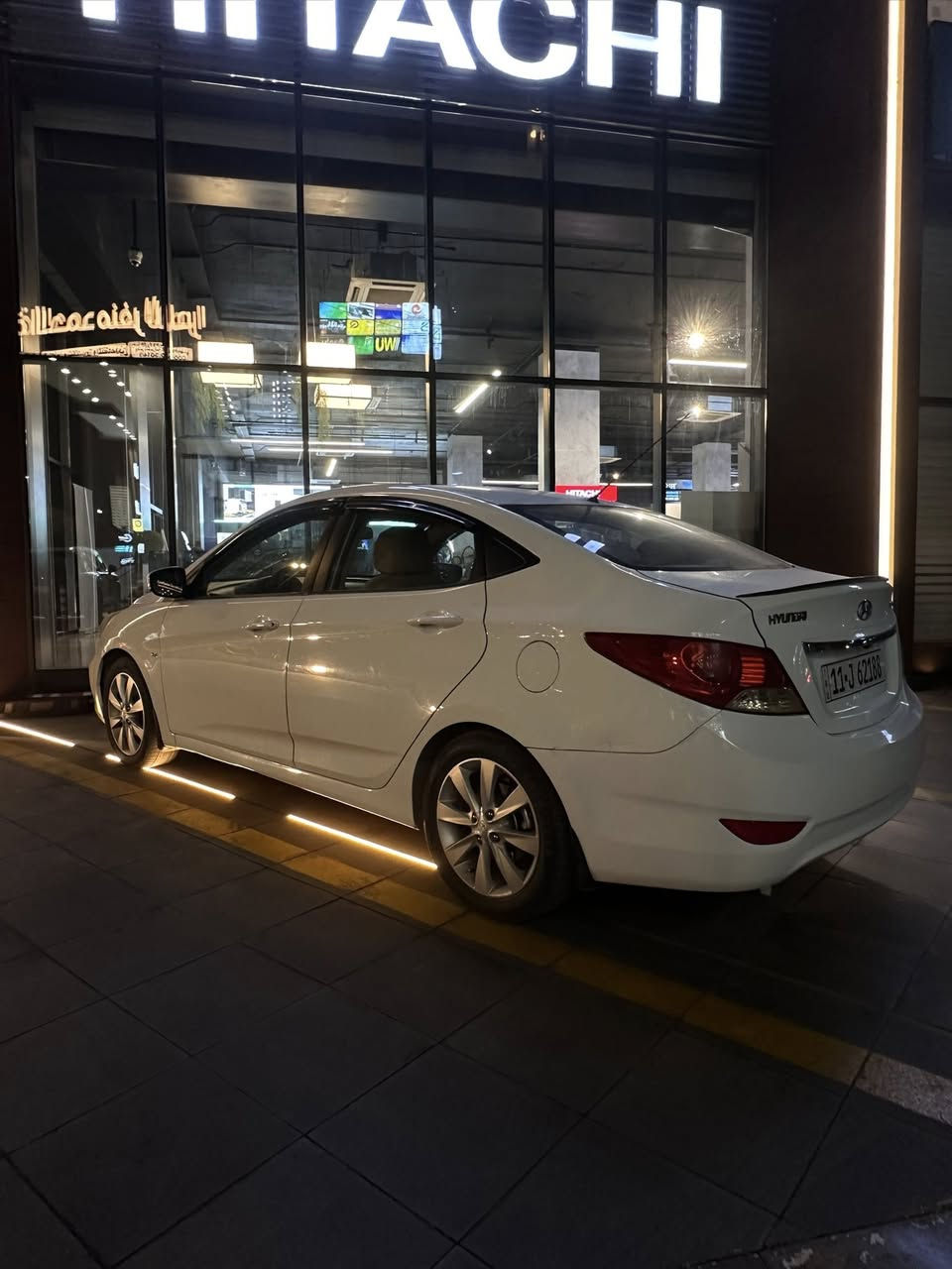 السلام عليكم
هيونداي اكسنت 2011 خليجي
محرك 1600
السياره نظيفه جدا مناقصها شي
رقم جديد تحويل مباشر  بأسمي
تخم تايرات
 منظومه تبريد كامله جديده
تلبيس داخل بيجي واسود جديد
بيها قطعتين صبغ وباردات موضحه بالسونار 
السياره مكشره صبغ بالقماره وشويه بالتكمه مغلفها فابلون اسود والصور قبل التغليف موجوده
معروف الكوري الابيض كله يشلع الصبغ 
مكان السياره بغداد الكرخ 
رقم تلفون : *********** وبي واتس اب
سعرها : 100 وبيها مجال
