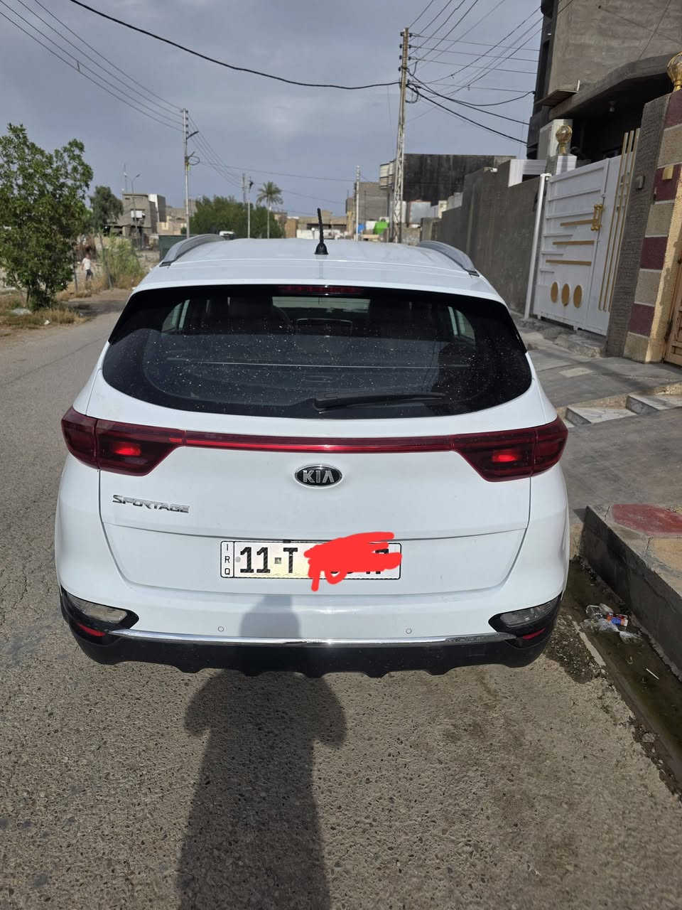 كيا سبورتج وكالة جديد
موديل 2019 شكل 20

نظيفة جدا مابيها شخط 

استعمال شخصي وعلي أيدي 

المواصفات ستندر 

حساسات خلفية مع كامره خلفية 

اشاير بالمري تحكم استيرن 

وثلاثة أوضاع قيادة 

تبريد قطعتين ثلج 

جرس عند ١٢٠ لايت اصلي 

 هند بريك بالرجل وبعد بيها 

مواصفات ماشيه 140 الف 

وكير ومحرك وتبريد بلادي 

ومكفولة بيها تبديل جاملغ امامي اثر شخطة قوية مو حادث

عنوان  السيارة بعقوبة رقم بغداد

موبايل للاستفسار على رقم ***********

