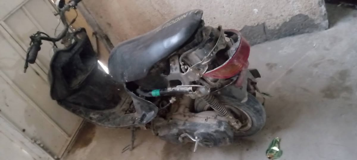 السلام عليكم دراجه فراشه للبيع
ابيع كوم حديد تشتغل بس مابيها بانزين محرك كلشي مابي قبل ٣ ايام بدلت دهن
مكان الاسكندريه
السعر شتنطيني انعم الله
***********
