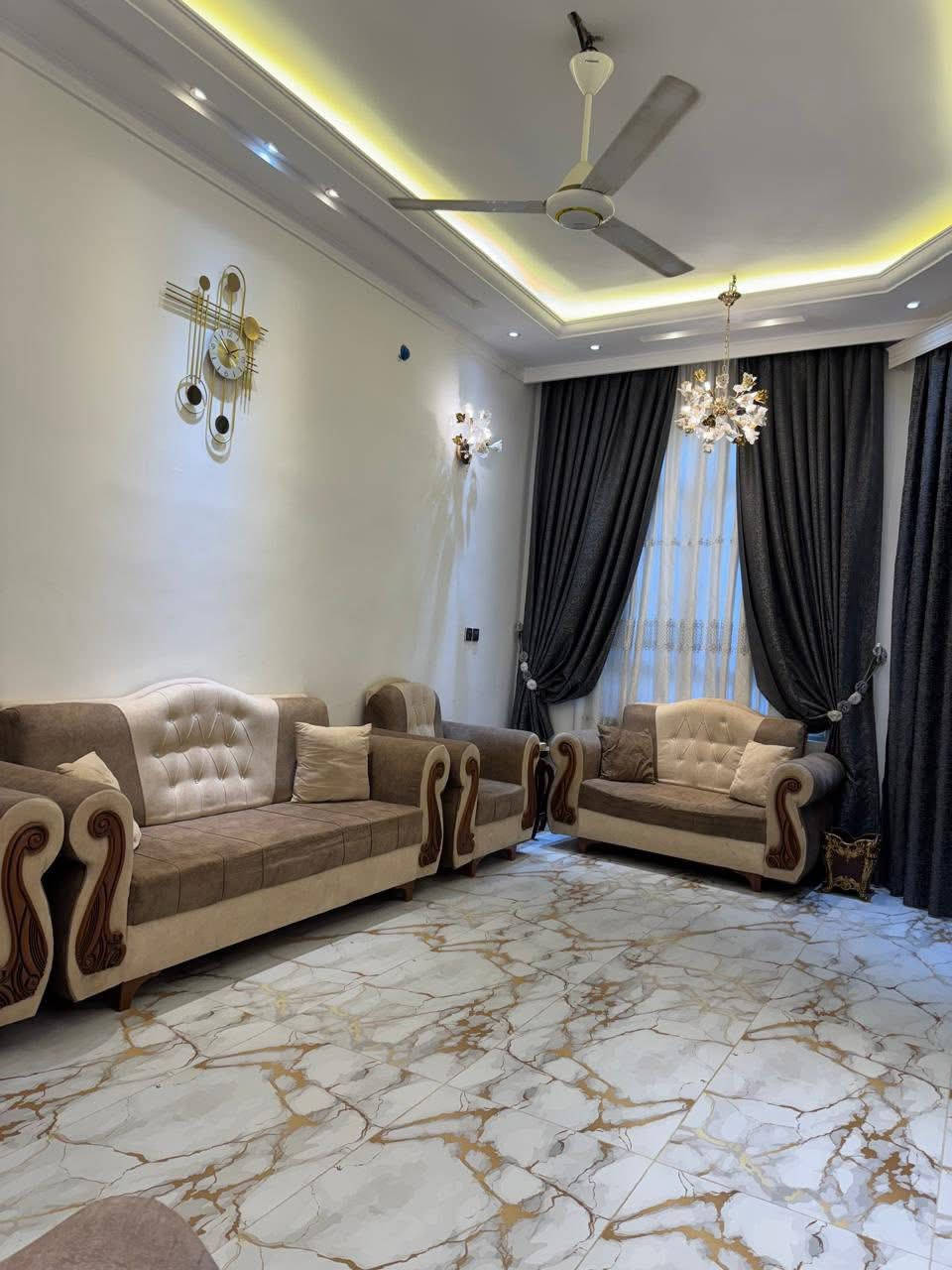 دار للبيع دوانم المعمل 
قرب شارع 50
مساحه 150م فول البيت 
4غرف نوم 
موزع 
استقبال 
كراج 
صحيات داخليه وخاريجه 
للأستفسار 
***********
