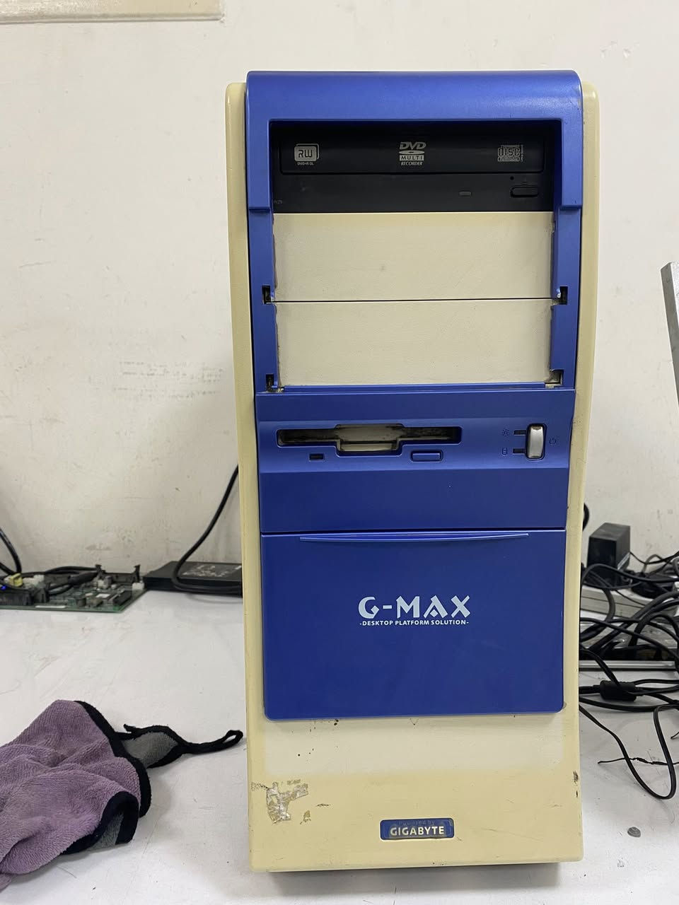 جماعة الRETRO
كيس للبيع مال جيل الطيبين
الكيس فارغ فاررررغ

٢٥ الف

***********
