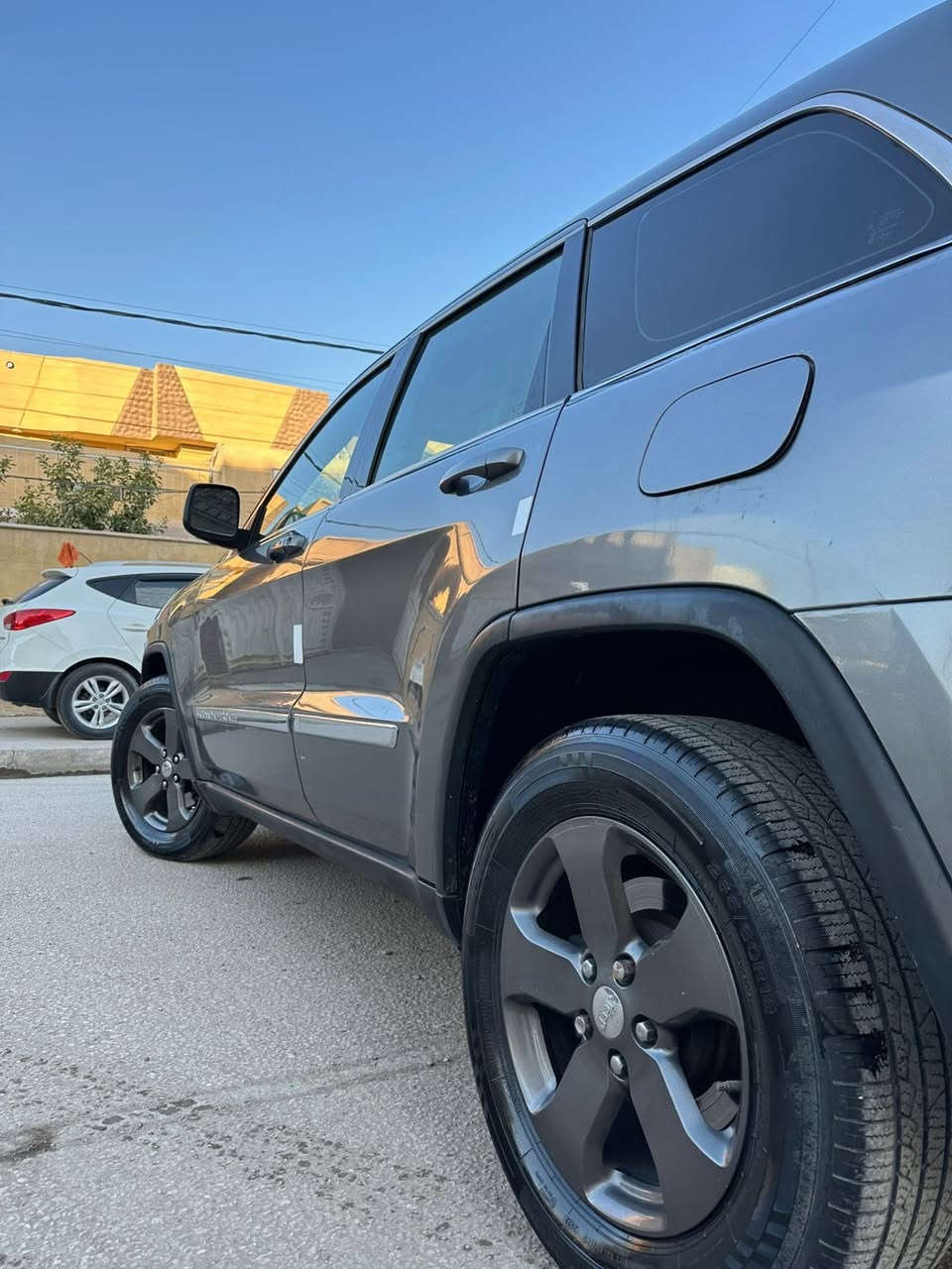 سلام عليكم
جيب شيروكي موديل 11
ماشيه 190 ميل 
كير ومحرك بلاد بشرط 
مصبوغه عام اثر جرد 
حادثه من امريكا جاملغ خلفي 
رقم شاصي موجود
مكانه بالحله 

سعره 125 وبيه مجال لشراي 
واتساب ***********
اتصال ***********
