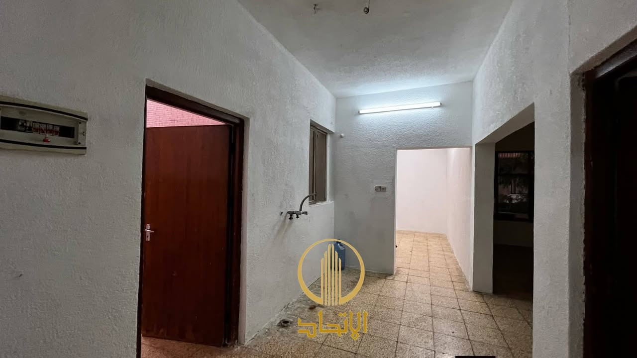 ---- عقارات الموصل الحدباء ----
                  💥 للايجار 💥
     🏛⭐️للأيجار⭐️حي الكفائات الثانية🏛
⬅️شقة للأيجار منفصلة
⬅️موقع مميز قريبة من سايدين الصورة وسايدين طب الاسنان
⬅️️ مساحـة 150 متر
⬅️باب منفصل
⬅️مطبخ ، هول ، ٢ غرف نوم ، صحيات 
⬅️ركن
⬅️مطلوب عائلة صغيرة
           //////////////////////////////
 لمعرفة التفاصيل والسعر يرجى زيارة المكتب او الاتصال
 على الرقم          ***********
