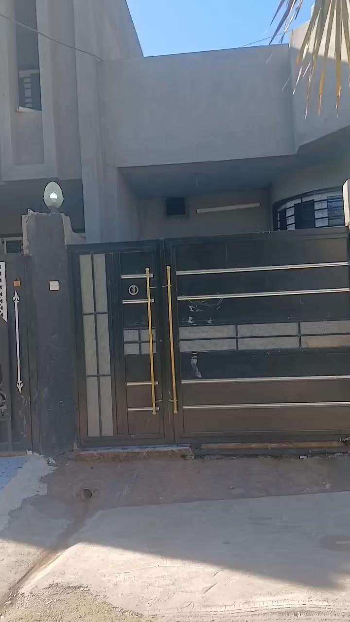 للبيع 
دار ١٣٠م طابو صرف طابق واحد في طوز حي السرور خلف القطاع الصحي بناء حديث السعر ٧٤ مليون للاستفسار ***********
