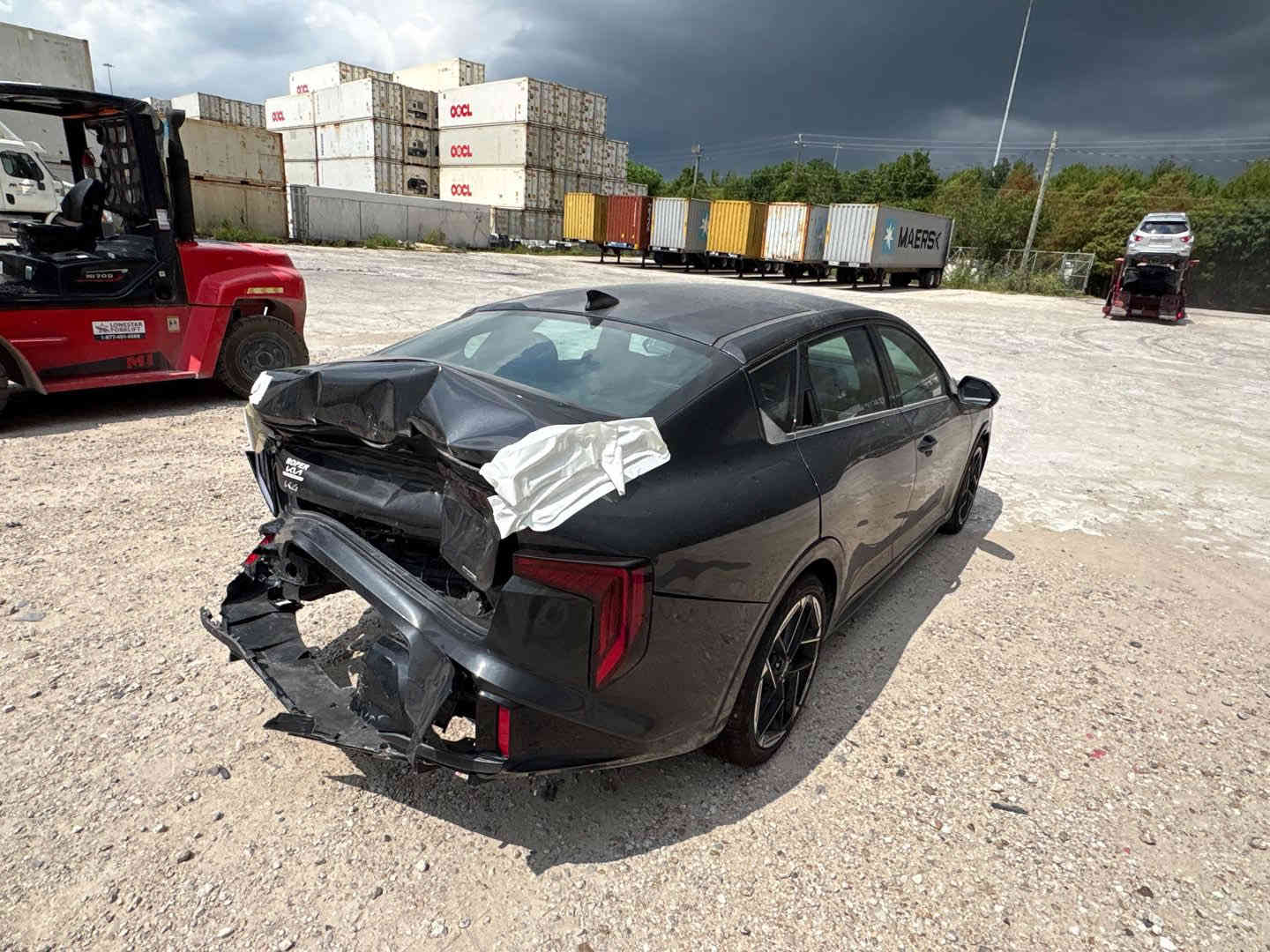 K4
جيتي لاين فولل اعلى فئه
سياره بنراما ع طول السياره 
ماشيه 5الف
بدون ايرباك وبدون دواخل
سياره شغاله وماشيه

حاليا بالحره السياره كلش حلوه
أو تريد داخلها كتاب الشهداء أو حره 
السعر119وبيه مجال 

الاستفسار ع هاذ رقم ***********
