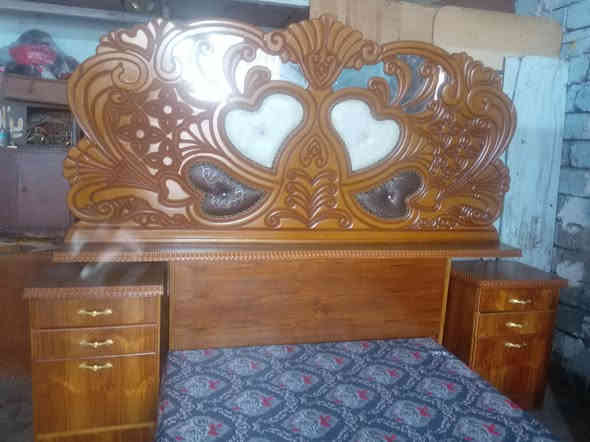 غرفة ٥باب صاج موديل حديث جدا نظيفة جاهزة الظعر٥٥٠قفل تواصل خاص ***********
