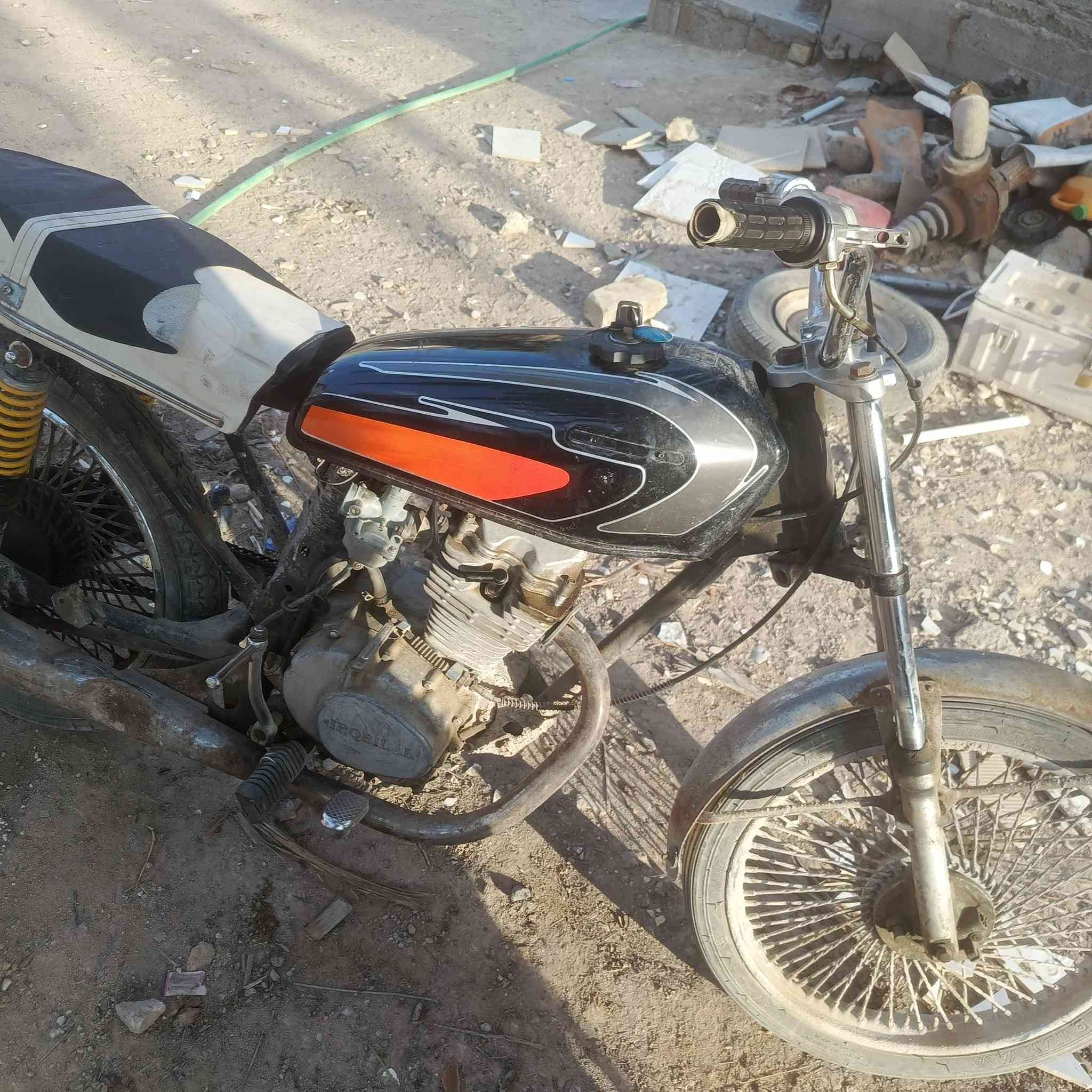 بيع ايراني دراجه 4 جير بصره ابو خصيب حمدان *********** السعر 300 وبيها مجال
