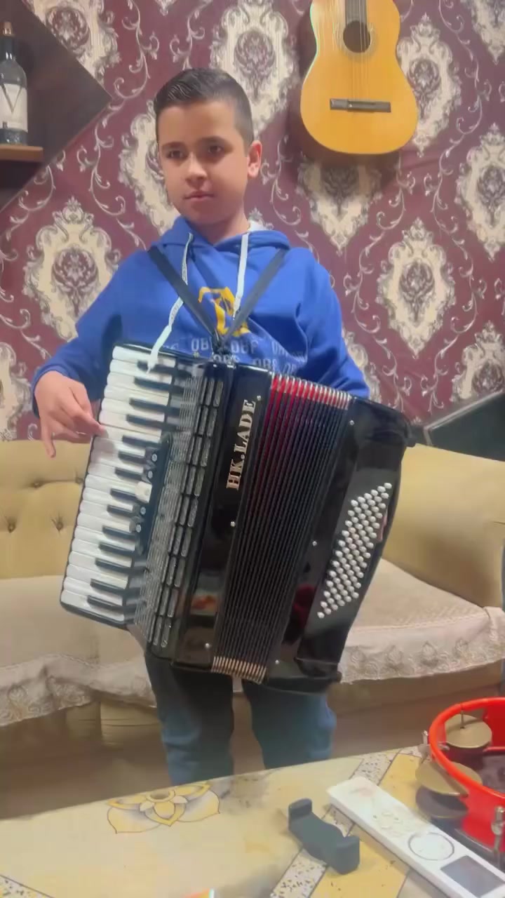 اكورديون للبيع *********** بغداد
