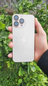 ايفون 16برو ماكس اللون الصحراوي المرغوب مثل ما موضح بالصور ذاكره256الب...