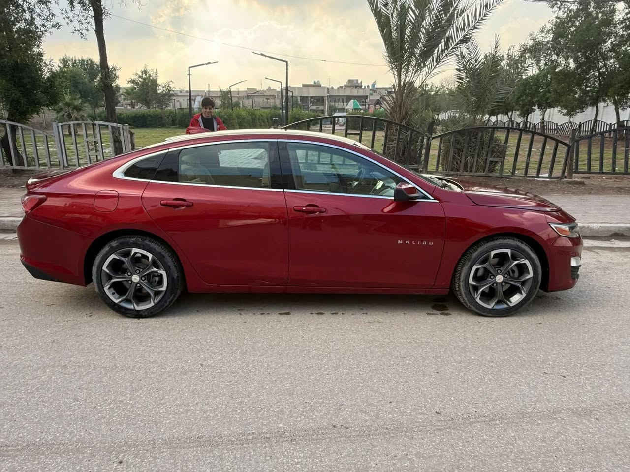 ماليبو 22 Lt
المرغوب 

فول مواصفات عدى الفتحه 

بجم لد نهاري ليلي و زنون 

بصمه ابواب و صندوك

تشغيل عن بعد 

كشن كهرباء 

داخل نظيف موضح بالصورة

تدفئه مقاعد 

شاشه مقاس كبير لمس تدعم الكار بلي و الاندرويد 

كامرا دواره 

شاشة اعطال 

كروز سرعه 

و هواي مواصفات بفئة ال LT 

تبريد خير من الله 

السيارة حادثهة جداً خفيف 
بيها فقط بنيد مصبوغ بدون دواخل شواصي سليمه 
وبيها الباب الخلف السايق بارد حك شبر 

بدون شواصي ،، شاصي نظيف  

السياره ب133

مكاني الرمادي 

***********
