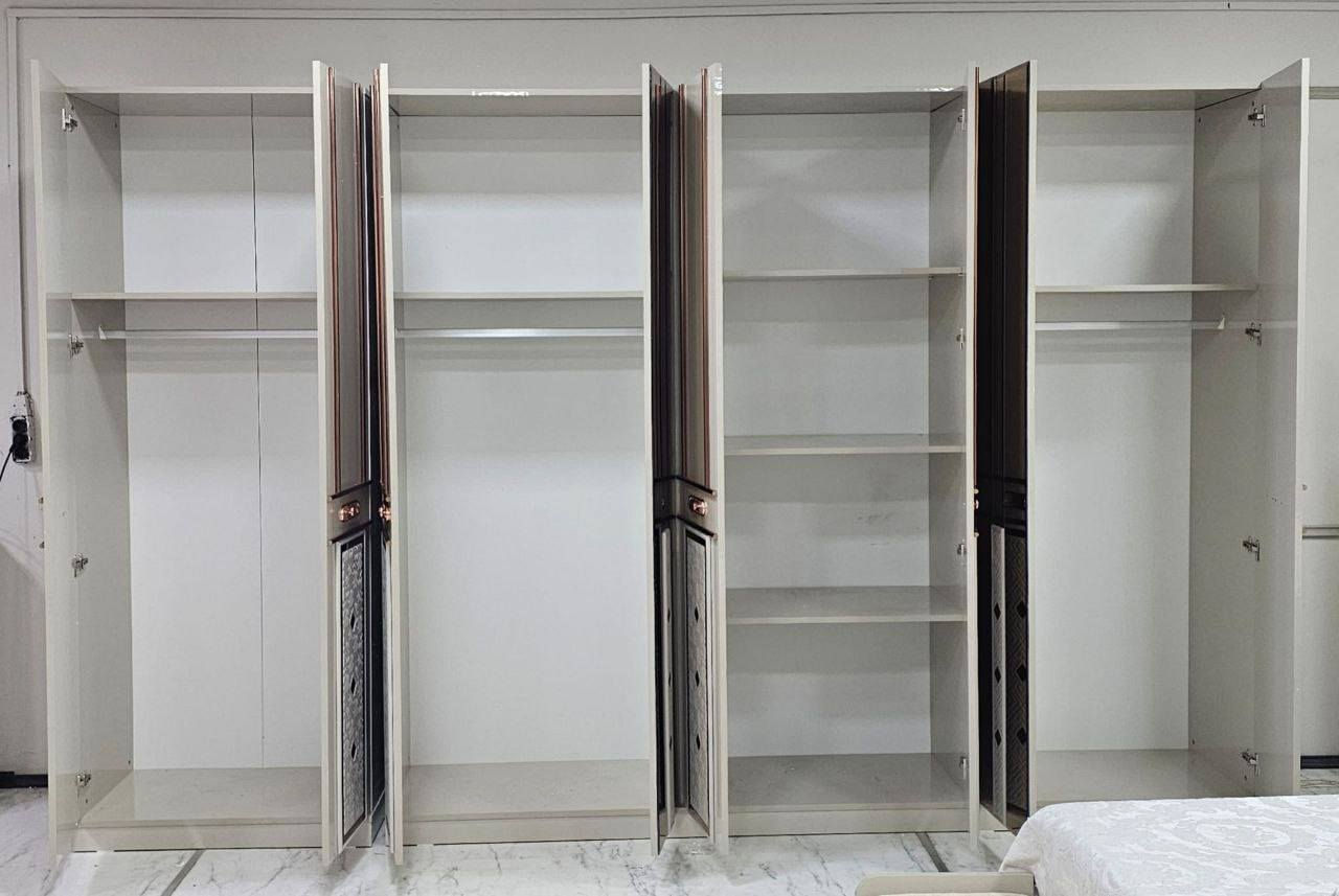 *تم وصول موديل لمتدد*
*10قطع الاصلي*
*قياس الكنتور ٣٣٥*
*قياس السرير١٤٠*
*السرير كله دوشمه حتى البازيات*
*انارة بالكنتور+مجرات*
*سكك مراحل تلي سكوب*
*اناره بالميز توالت*
*مرايه قيافه مختلفه عن السوك كله مجرات عدد2 وتعاليك*

*ميز تواليت عرض١٣٠'ارتفاع ١٧٥*
*سرير مخزن+شازلون مخزن*
*قياسات الغرفه كلها عملاقة*

*بسعر مليون و750


**إذا كنت صاحب هذا الإعلان وتريد حذفه لأي سبب، رجاءا أرسل رسالة إلى الدعم الفني**