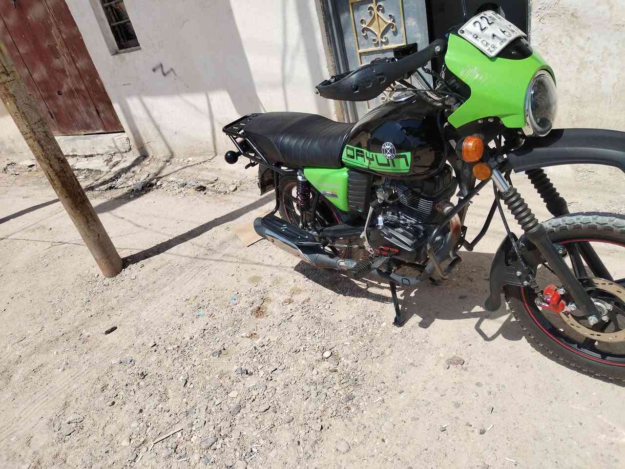 سلام عليكم دراجه للبيع دايوان مكينه 200مليونين 550 مكفول كفاله عامه مديل 26 رقم وسونيه اربيل مكاني البصره الزبير السعر خاص هاذ رقمي ***********

