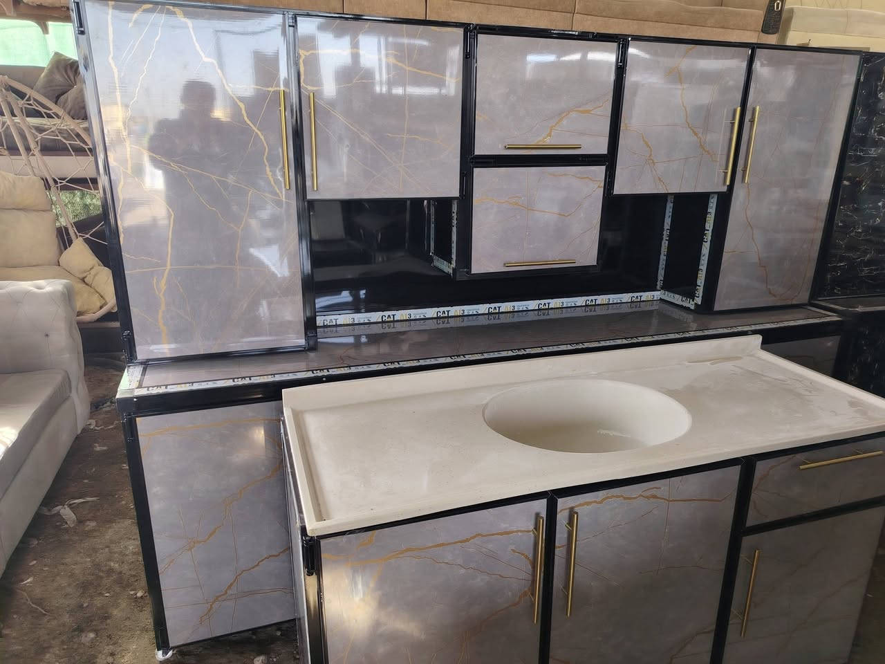 اللهم صل علئ محمد وال محمد تم وبعون الله وصول حاويه اثاث منزلي مستخدم وجديد 
 مجمع البركه للاثاث الجديد والمستخدم
 والعنوان بابل المحاويل ناحيه الامام الشارع العام قرب مركز شرطه الامام للاستفسار خاص او الاتصال علئ الارقام *********** بيه واتساب 
*********** اتصال فقط
